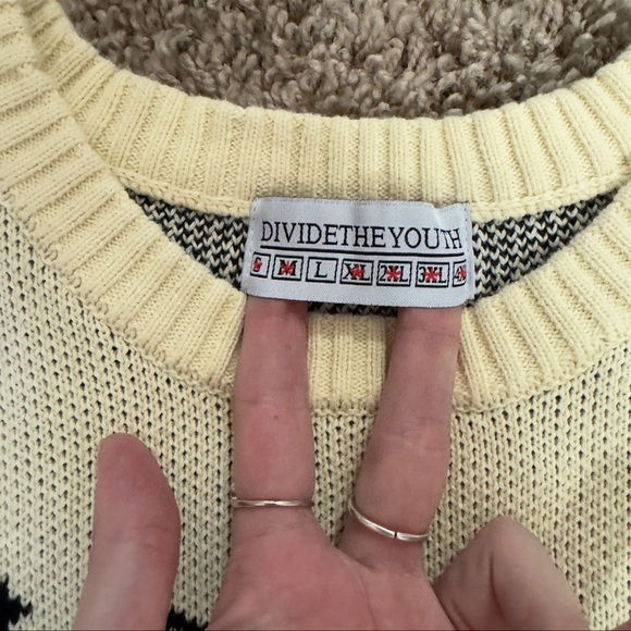 Divide the Youth Angel Sweater - Picture 3 of 9